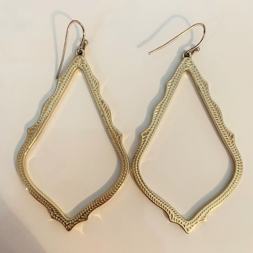 Sophee Drop Earrings in Gold